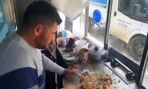 Adana'lı Tostçu Mahmut'un Ütüyle Tost Yapması❤