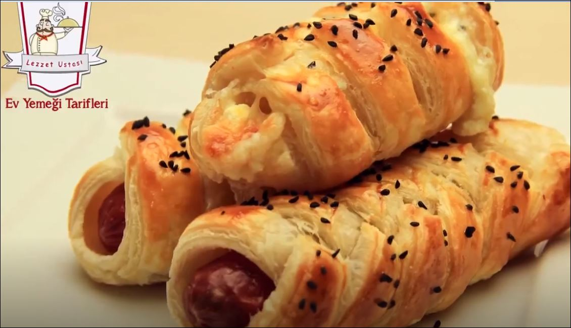 Örgü Milföy Börek Tarifi  Milföy Hamurundan Peynirli ve Sosisli Börek 