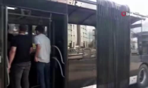 Metrobüslerde sosyal mesafesiz yolculuk 