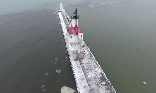 Buzdan Kaleye Dönüşen Deniz Feneri