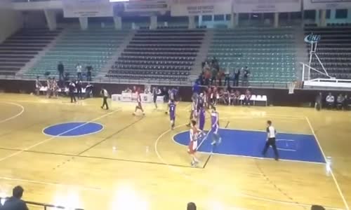 Basketbol Maçında Yumruklar Konuştu 