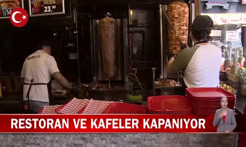 İstanbul'da Ramazan Öncesi Vatandaşlar Restoran ve Kafelere Akın Etti! İşte Görüntüler