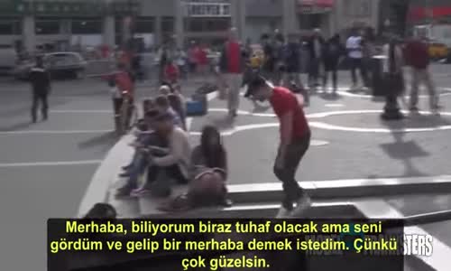 Yüz Alamadığı Kızı Şahane Şekilde Trolleyen Çocuk 