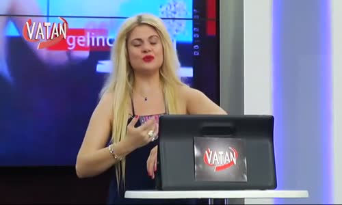 Canlı Yayında Yere Çakılan Vatan Tv Sunucusu