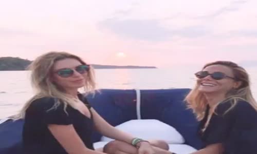  Sinem Kobal Ve Burçin Terzioğlu Bir Arada