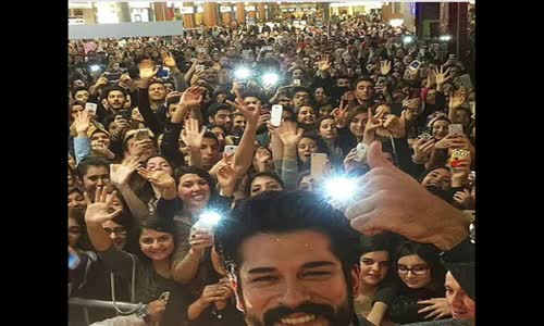 Burak Özçivit'in Hayran İzdihamı