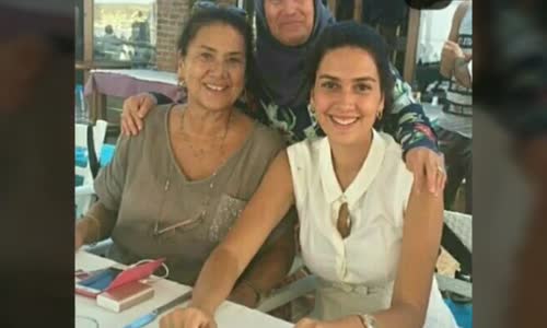 Bergüzar Korel Ve Annesi Hülya Korel'den Yeni Görüntüler