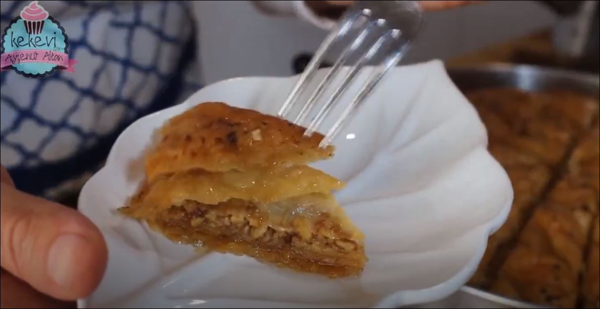 Fıstıklı Ve Cevizli Baklava Tarifi