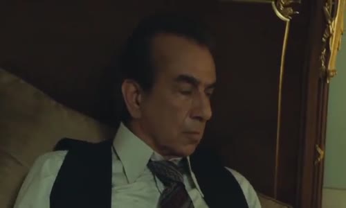 Karadayı 73.Bölüm Feride Mahir'i Kurtarmak İçin Mehmet Saim'e Yalvarır