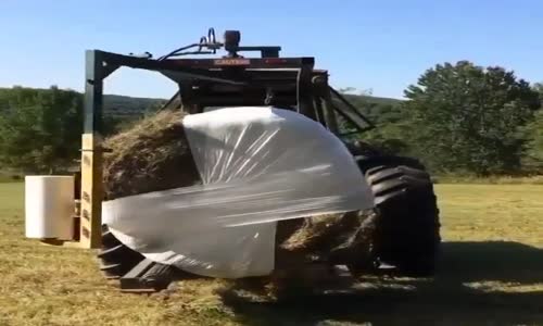 İzlemesi Çok Zevkli Çiftçinin Samanı Paketlemesi