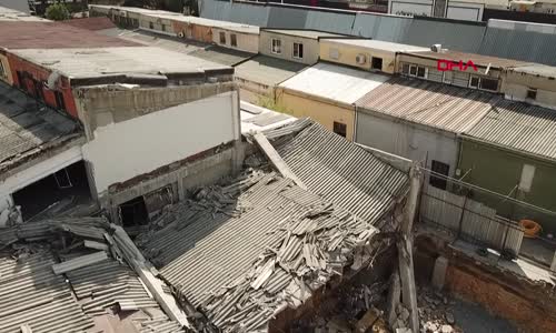 İkitelli'de bulunan Masko Sanayi Sitesi'nde bir bina çöktü