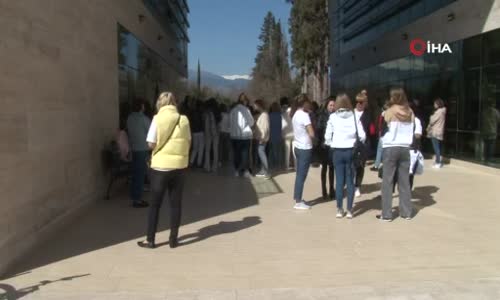 Savaştan Etkilenen Ukraynalı Çocukların Çizdikleri Resimler Gözleri Yaşarttı 