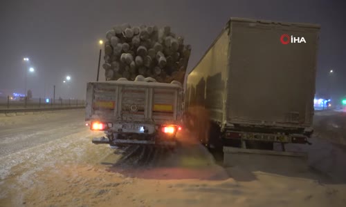 Bolu Dağı’nda Kar Nedeniyle Ulaşımda Aksaklık Yaşanıyor