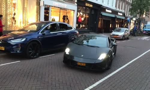 Tesla Vs Lamborghini Kapışması