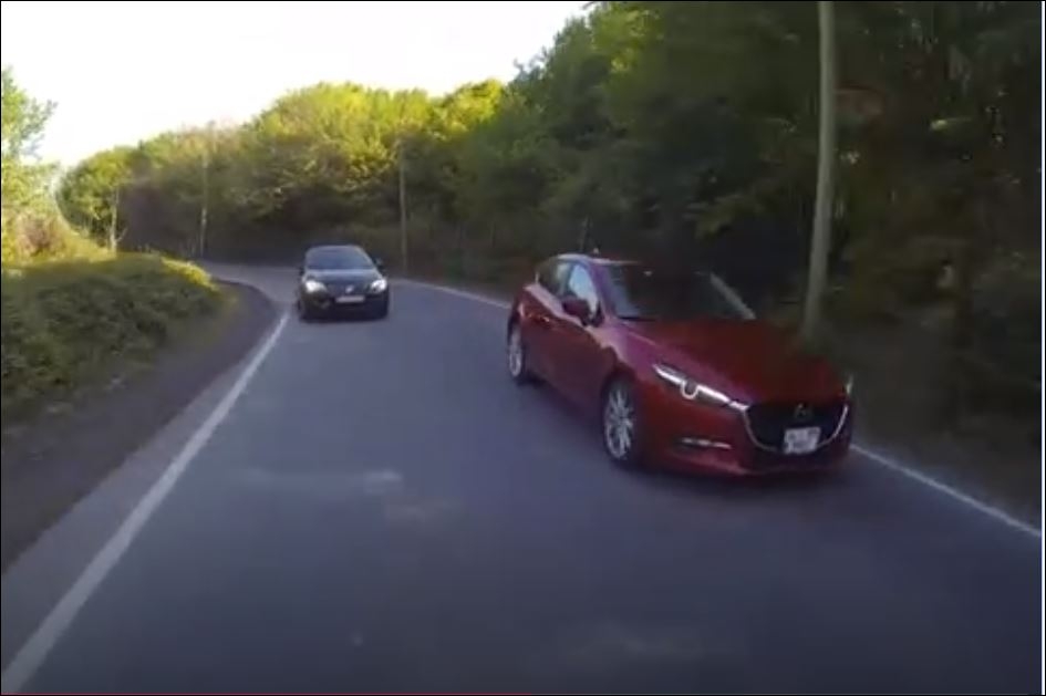 Mazda3 Vs Seat Leon  Karşılaştırma 