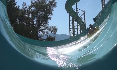 Türkiye'nin En Çılgın Aquapark - Deli Mi Ne