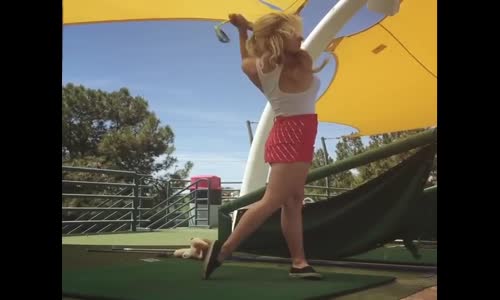 Golfü Estetikle Birleştiren Kadın Paige Spiranac