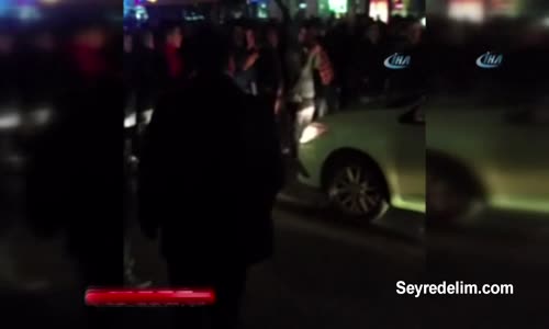 Vatandaşlar Caddeyi Trafiğe Kapatarak İETT'yi Protesto Etti.