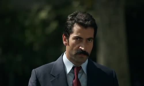 Karadayı 1.Bölüm  Son Sahne  Mahir Babası İçin Feride'nin Karşısına Çıkar