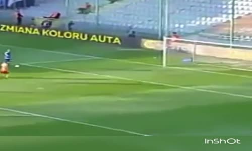 Polonya Ligi'nde Polonyalı Futbolcu Boş Kaleye Golü Kaçırdı