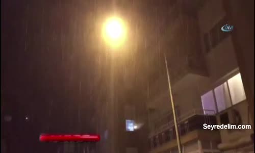 İzmir'de Aniden Bastıran Yağmur 