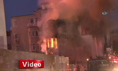 Taksim'de Bir Binada Yangın Çıktı