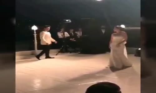  Fahriye ve Burak Çiftinin İlk Dansı