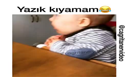 Babasının Gengirmesinden Korkan Bebek 