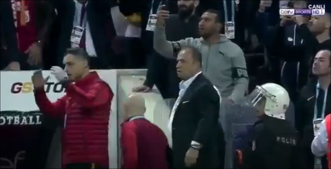 Fatih Terim'in Penaltı Gol Oldu Diye Sevinmesi