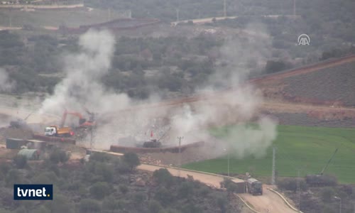 Afrin'in Batısındaki Terör Mevzileri Top Atışlarıyla Vuruluyor