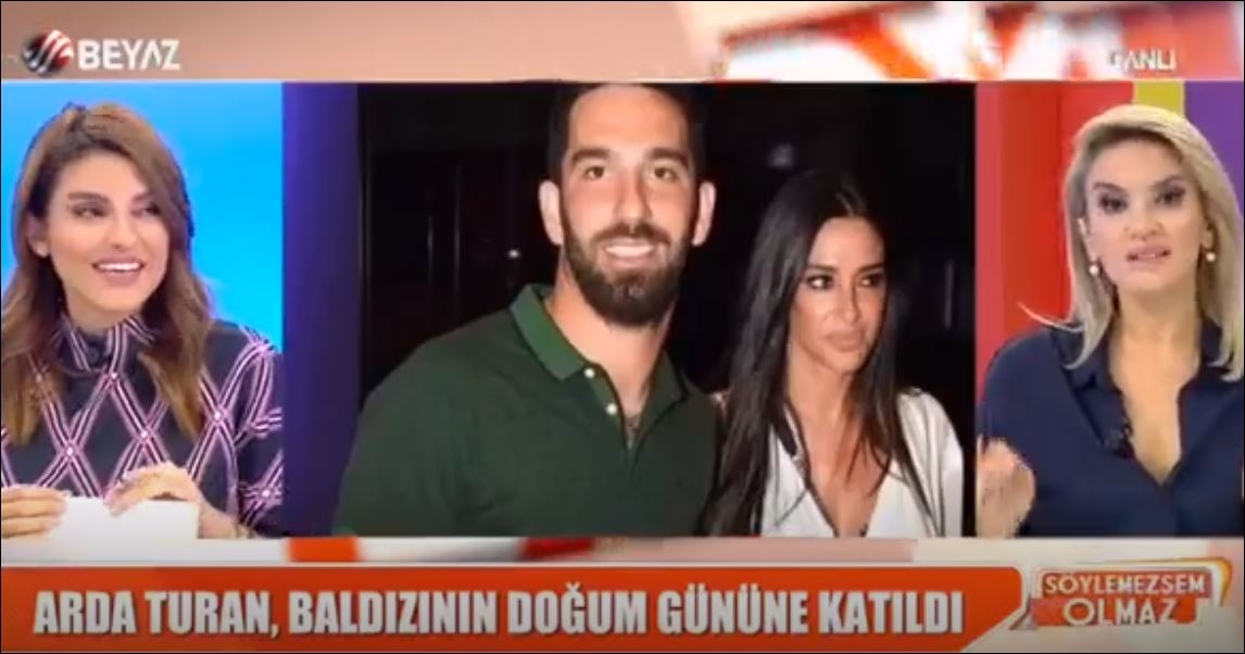 Arda Ve Aslıhan'dan Mutlu Aile Pozu