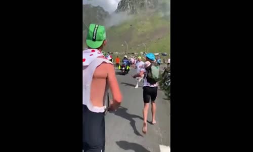 Peter Sagan'dan Yarış Esnasında İmza Alan Eleman