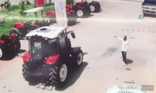 Bu Görüntüye Yürek Dayanmaz: Feci Traktör Kazası Kamerada