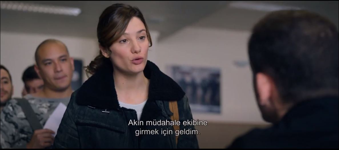 Çılgın Baskın Altyazılı Fragmanı