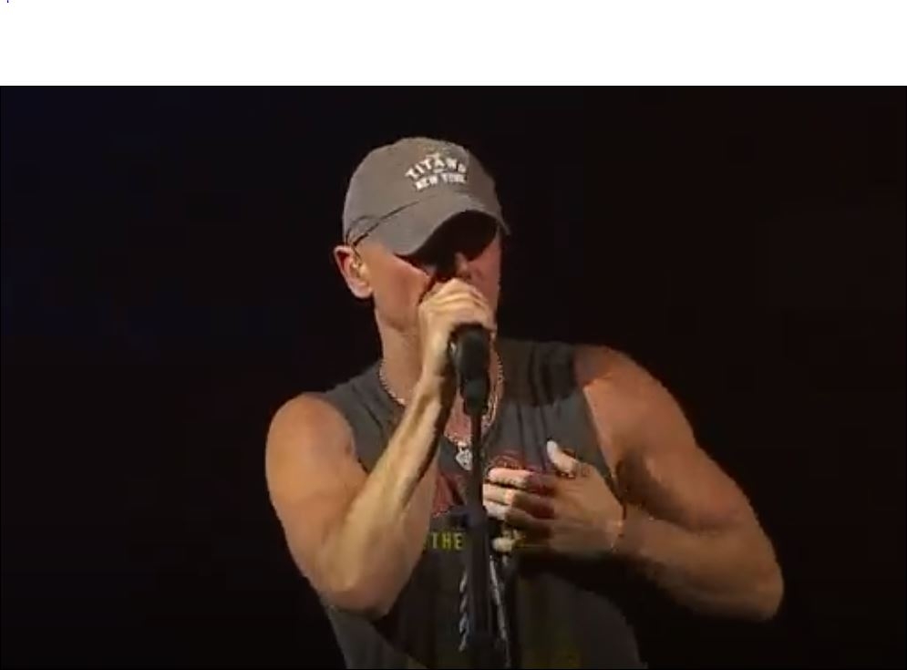 Kenny Chesney  There Goes My Life