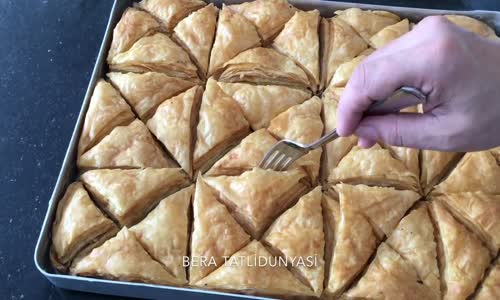 Merdaneyle Dünyanın En Kolay ve Çıtır Baklava Tarifi 