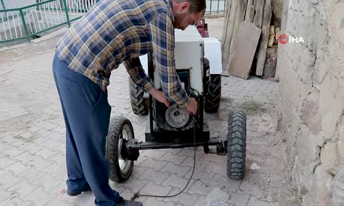 Genç İmam, Sosyal Medyadaki Videoları İzleyerek Traktör Yaptı 