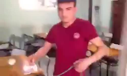 Newtona kafa tutan çaycı