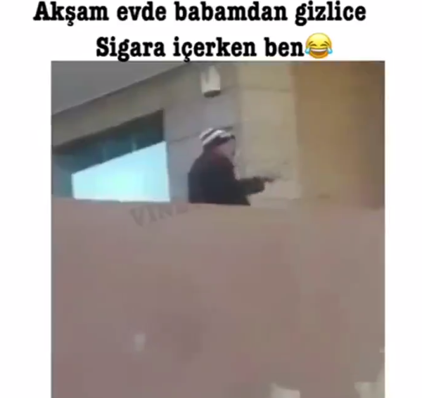 Babasından Gizli Sigara İçen Adam