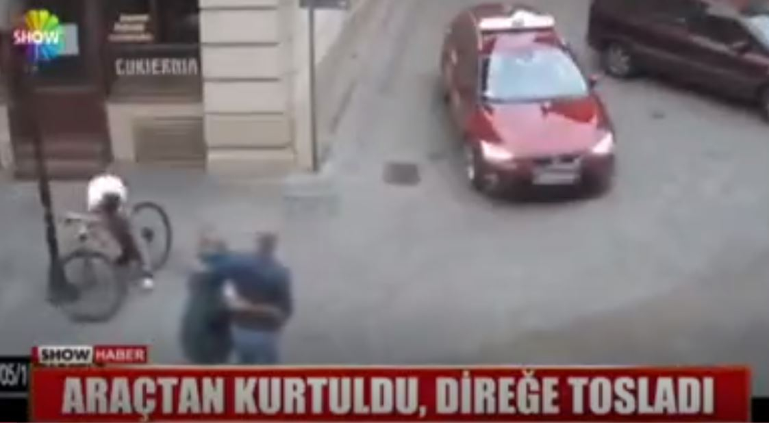 Araçtan Kurtulup Direğe Toslamak