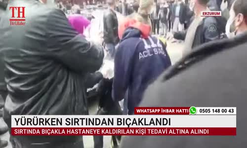 YÜRÜRKEN SIRTINDAN BIÇAKLANDI