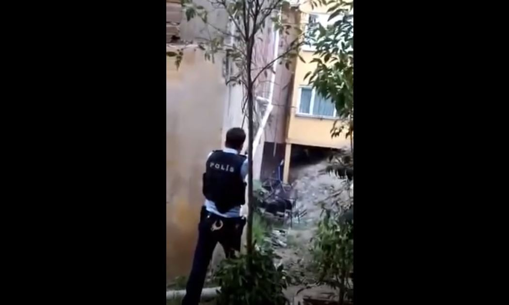 Polise Çatışma Sırasında Akıl Vermek