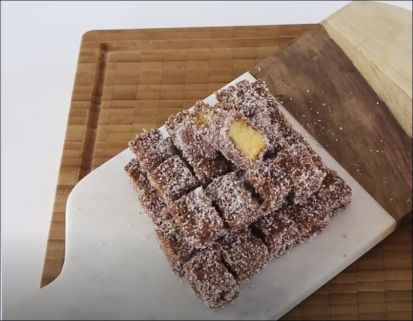 İngiliz Keki (Lamington) Nasıl Yapılır 