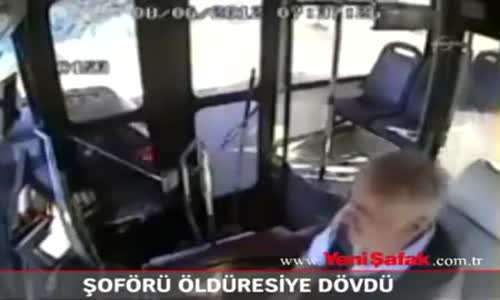 İett Otobüsünün Kapısını Kırıp İçeri Dalan Adam