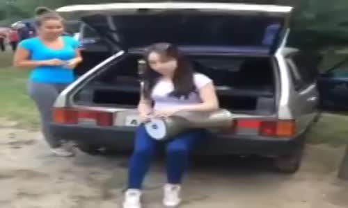 Genç Kızın Süper Darbuka Çalma Yeteneği