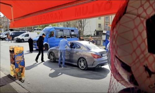 İstanbul Sokaklarında Gezen Koltuğu Boş Araç