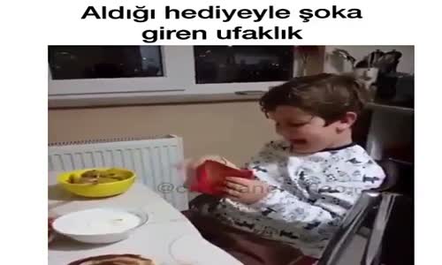 Aldığı Hediyeyle Şoka Giren Ufaklık