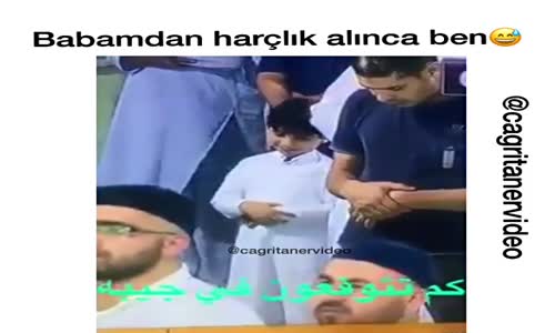 Namaz Esnasında Cebini Yoklayan Ufaklık