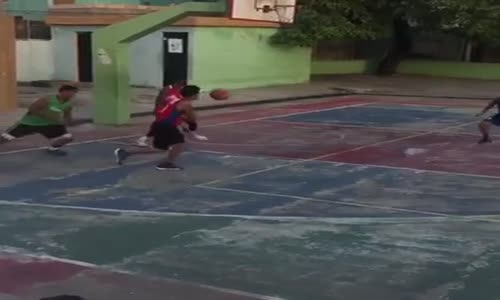 Tek Kollu Çocuktan İnanılmaz Basket