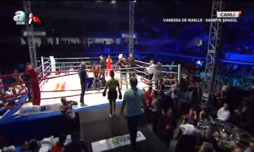 Sabriye Şengül Belçikalı Wenessa Da Waelle karşısında! World Kick Boks Champions Night